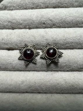 Sterling-Style Starburst Garnet Cabochon Stud Earrings - Red